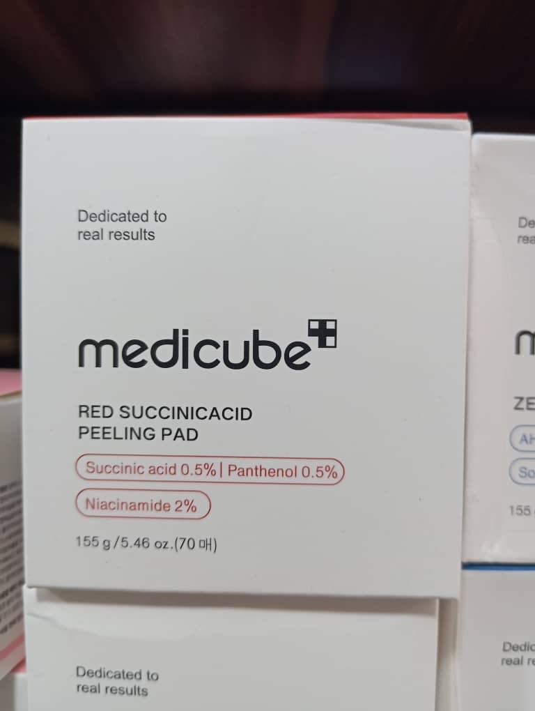 Red Succinic Acid Panthenol Facial Peeling Pads, Exfoliating Toner Pads for Breakout-Prone Skin with Niacinamide, AHA, BHA & Soothing Panthenol